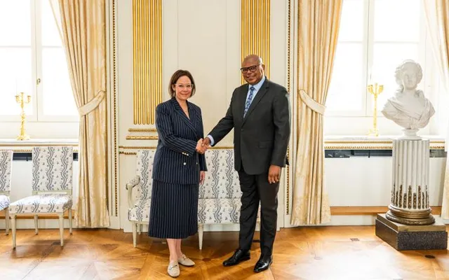 Embaixador da República de Moçambique apresenta cumprimentos de cortesia à Ministra dos Negócios Estrangeiros do Reino da Suécia