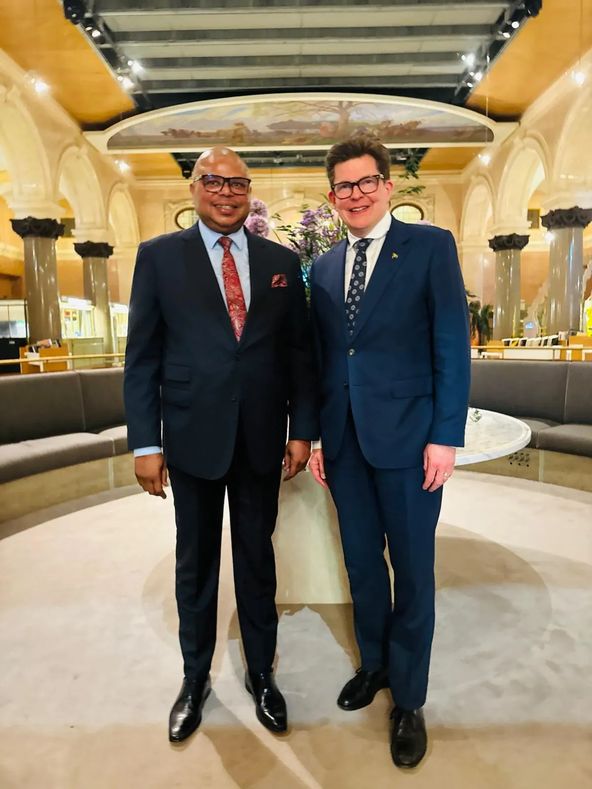 Encontro de Cortesia do Embaixador de Moçambique com o Presidente do Parlamento da Suécia